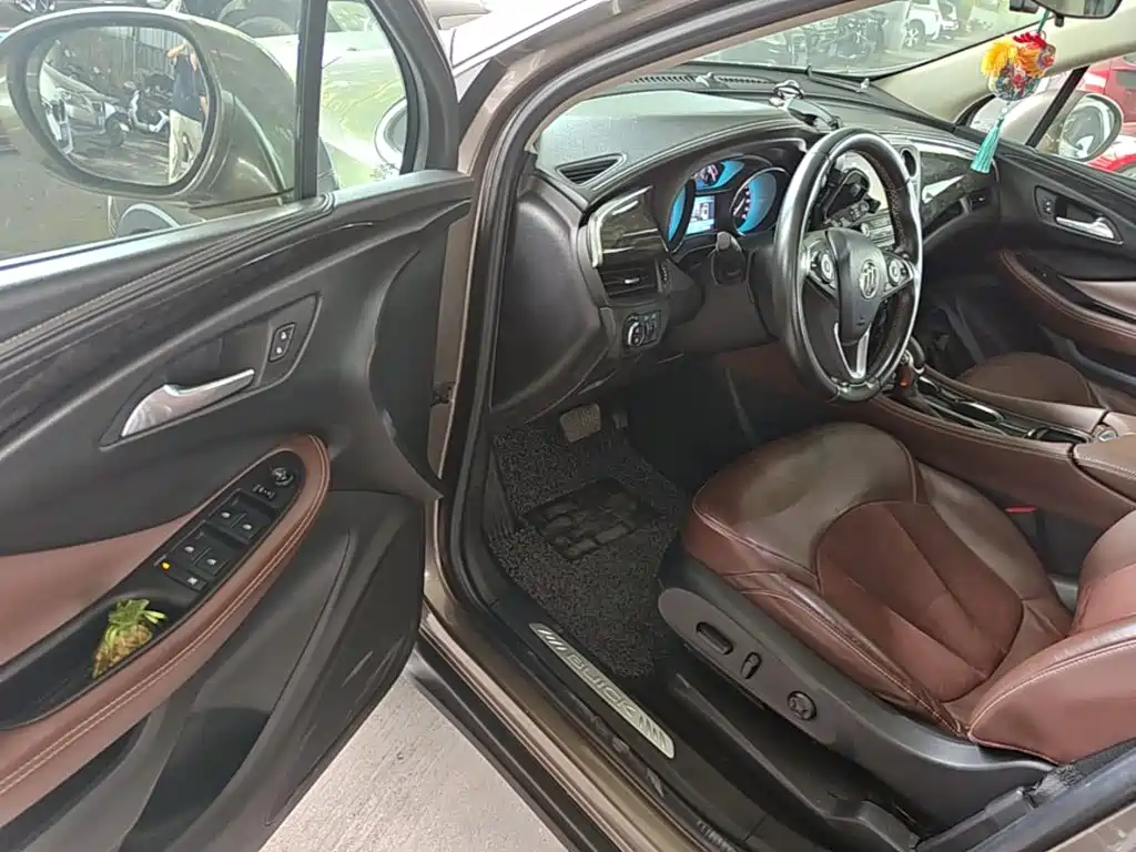 Photo 16 - Buick Envision Plus