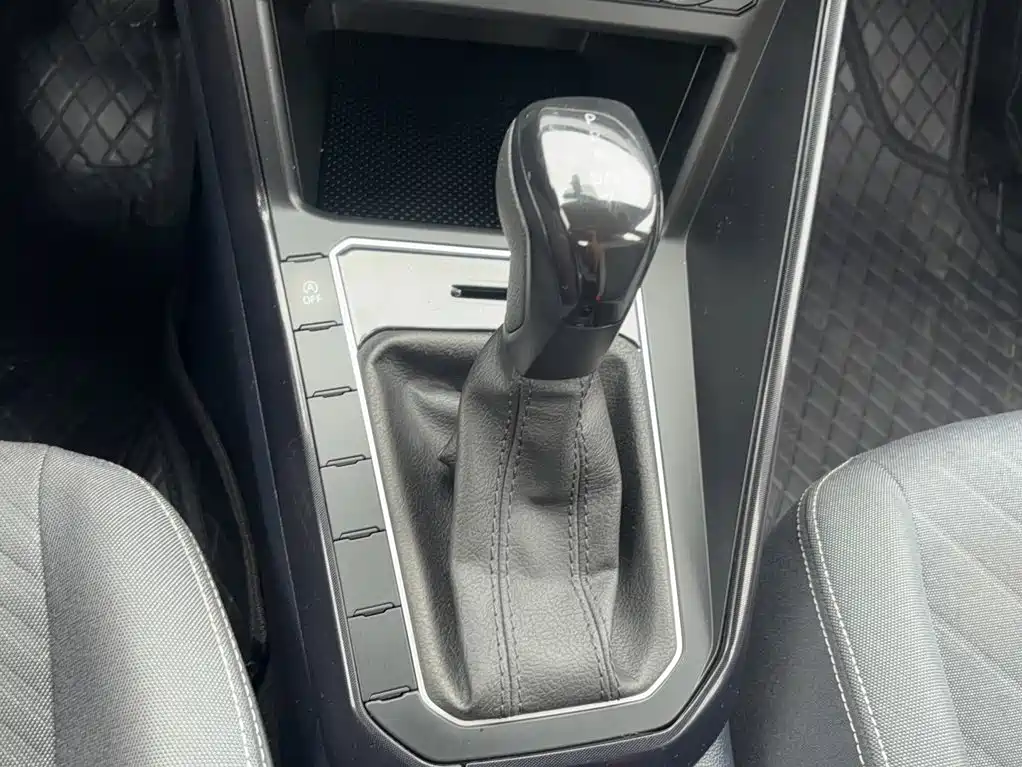 صورة 8 - Volkswagen Lavida