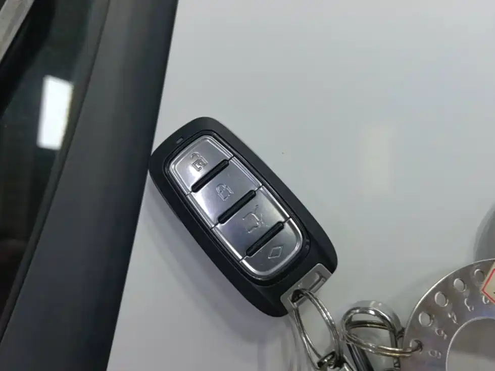 Фото 9 - Roewe i6 MAX EV