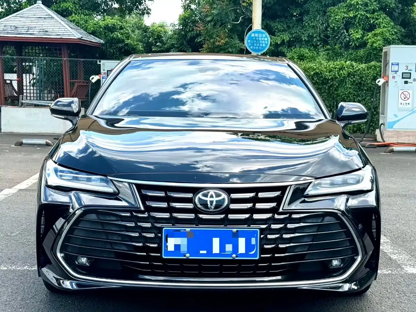 Toyota Avalon 2022 2.0L Luxury Edition фото 2