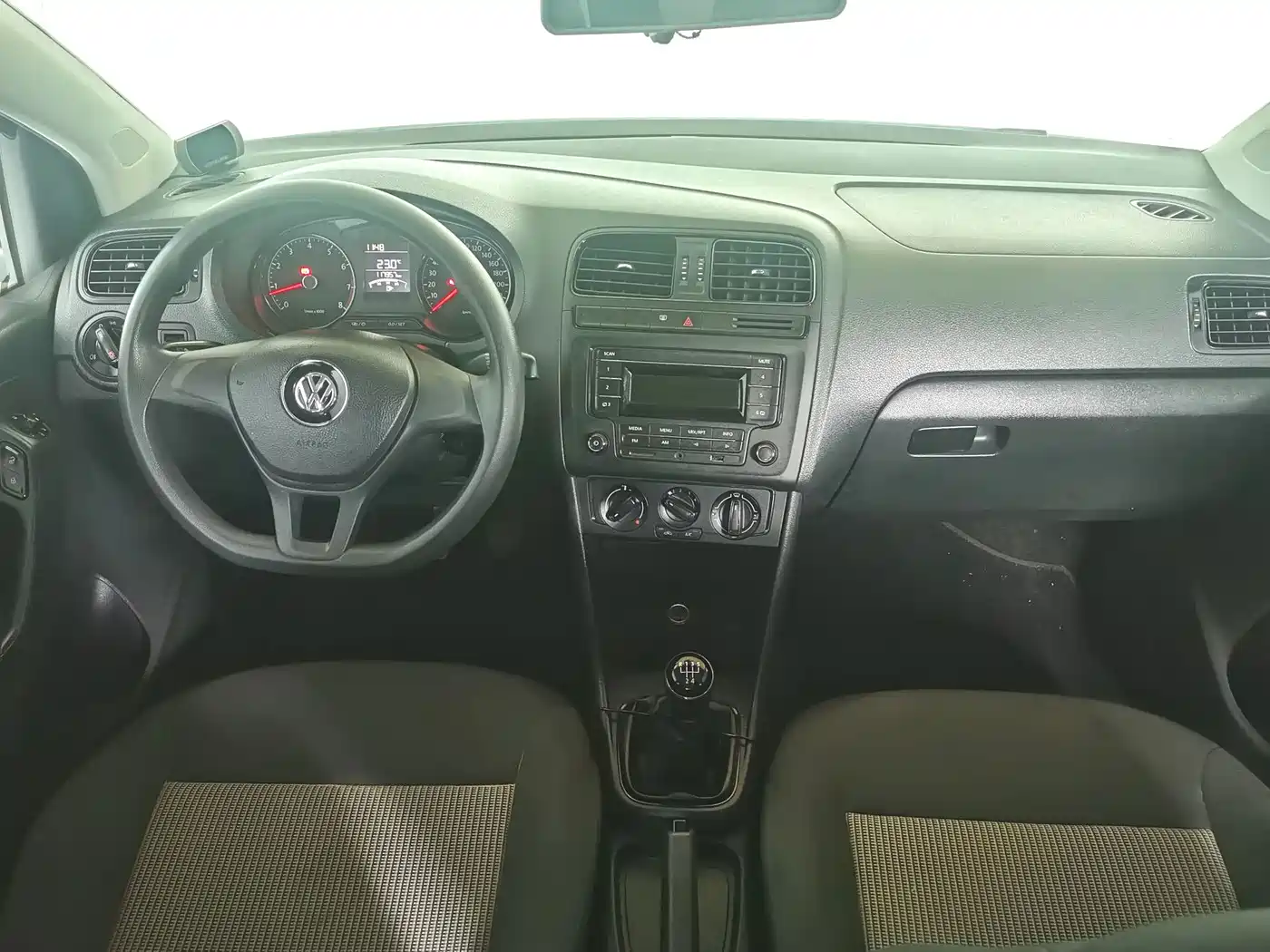 Фото 13 - Volkswagen Polo