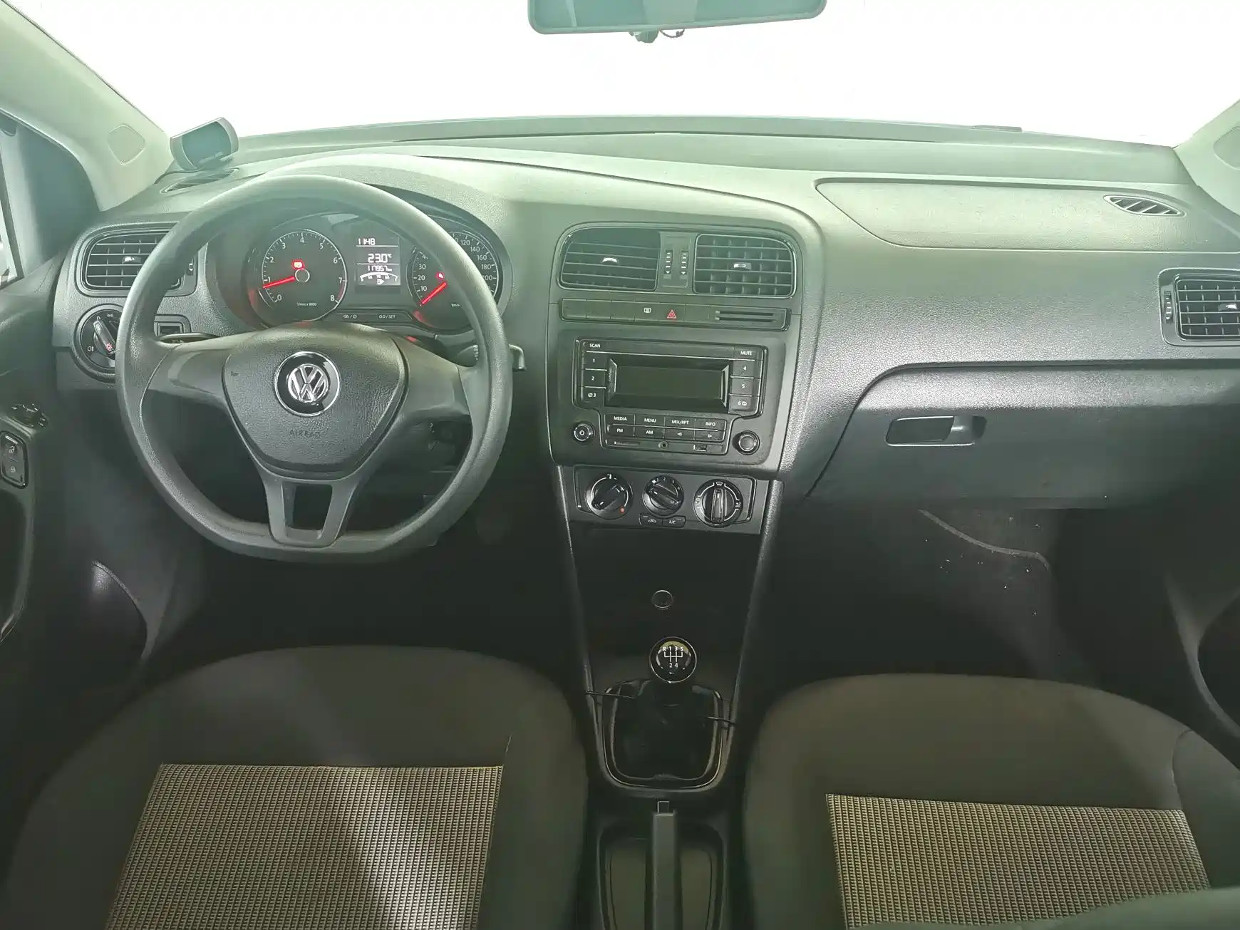 Фото 13 - Volkswagen Polo