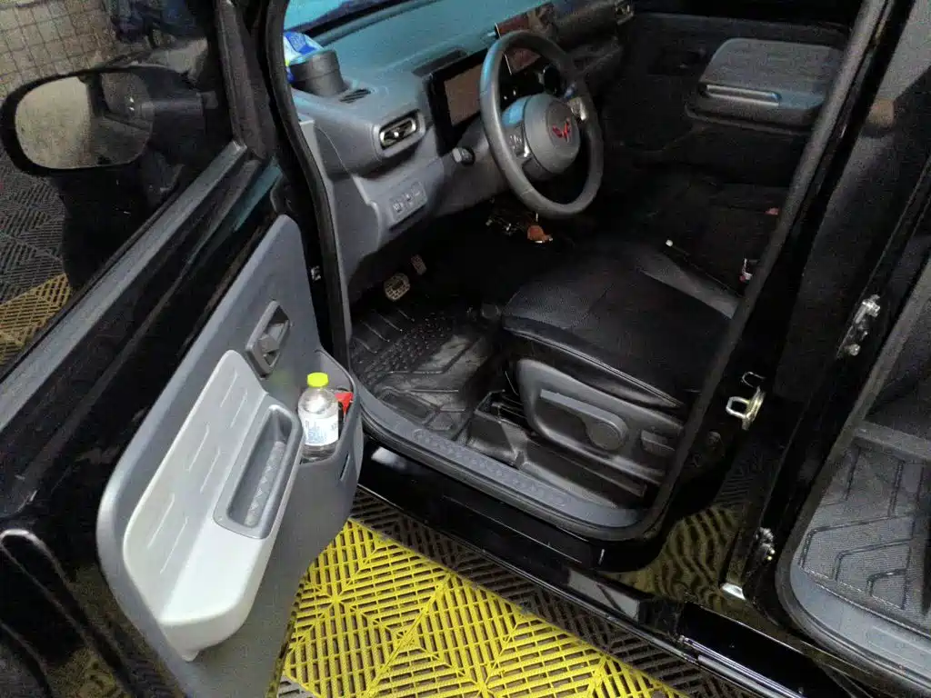Wuling Motors Wuling Zhiguang NEV 2025 2025 Model 305km Base Version