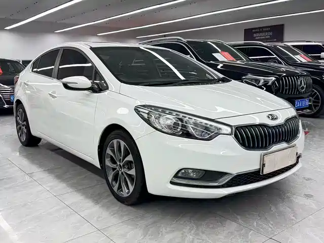 Kia K3 2013 1.6L Automatic GLS — фото 3