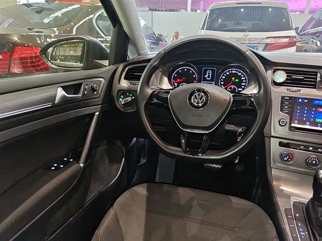 Volkswagen Golf 2015 1.4TSI Automatic Comfort фото 11