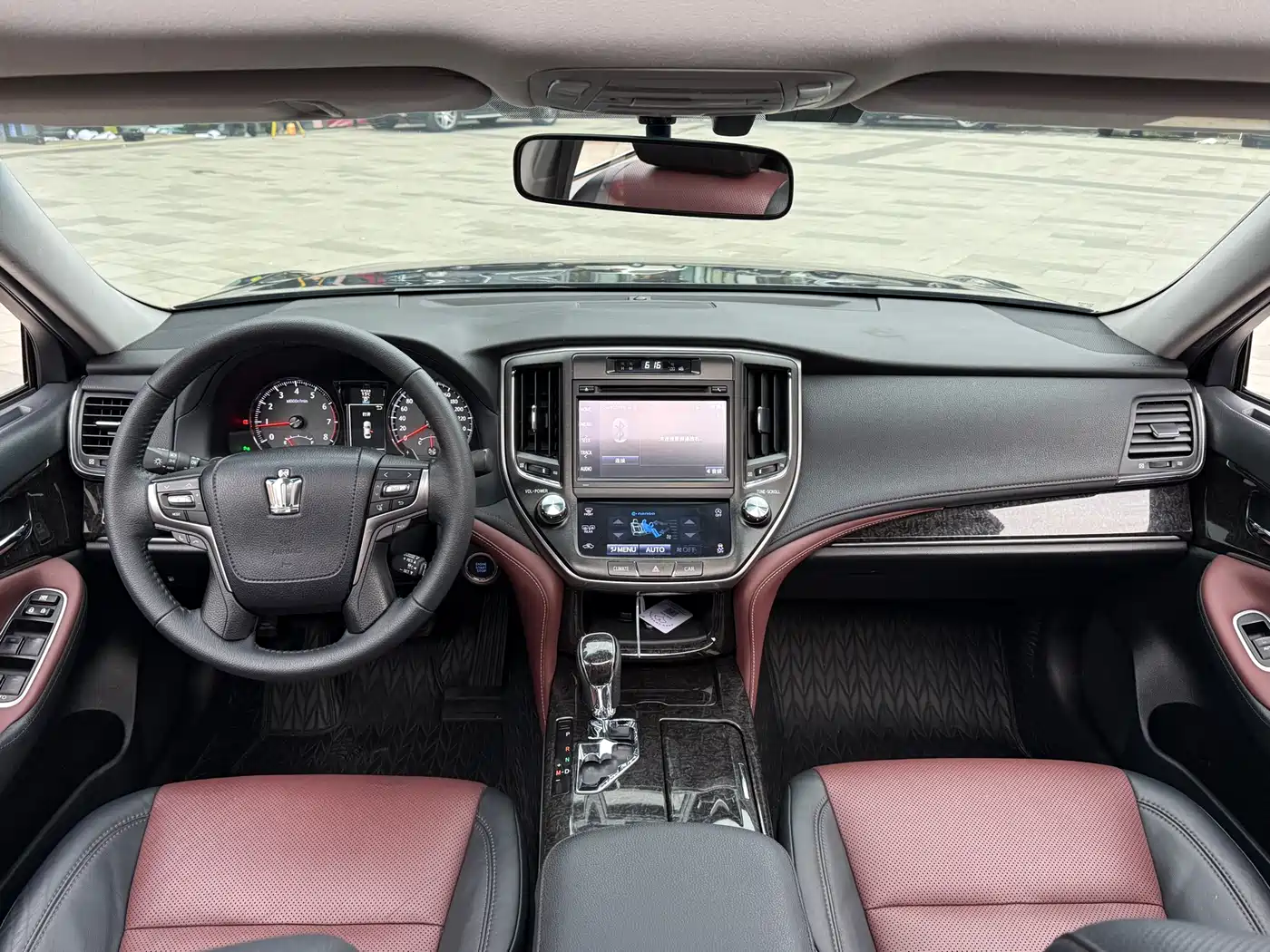 Toyota Crown 2018 2.0T Sport Edition фото 11