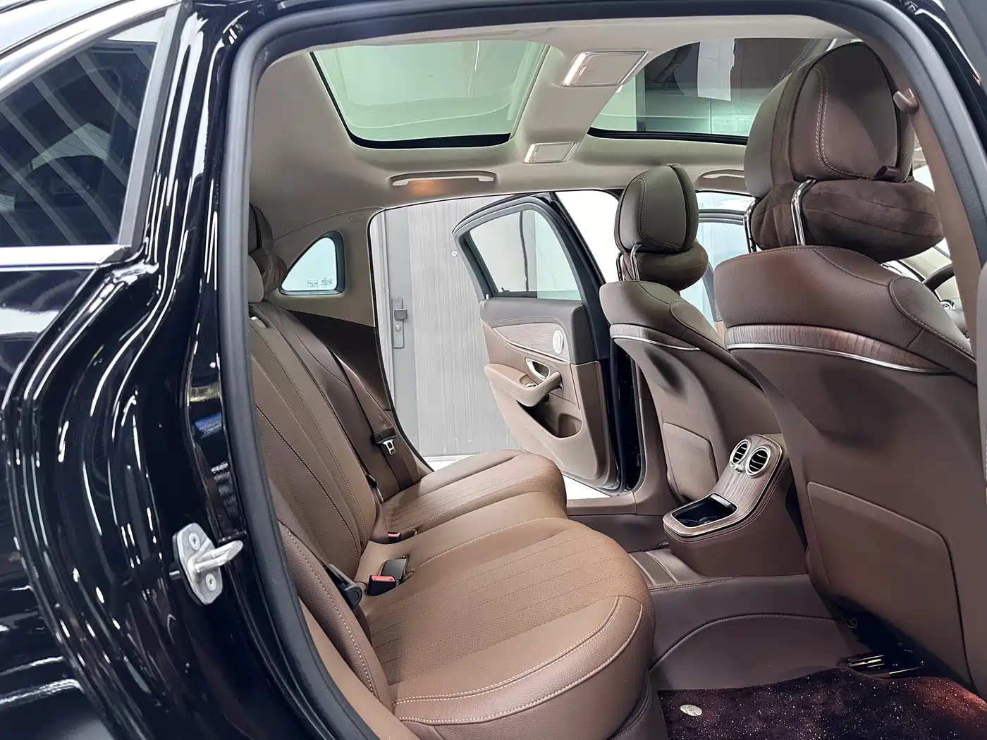 Mercedes-Benz E-Class 2023 E 260 L фото 13