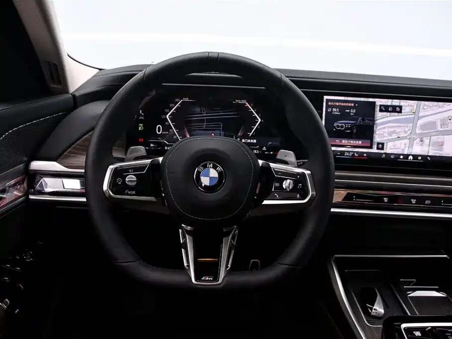 BMW 7 Series 2026 740Li Leading M Sport Package фото 7