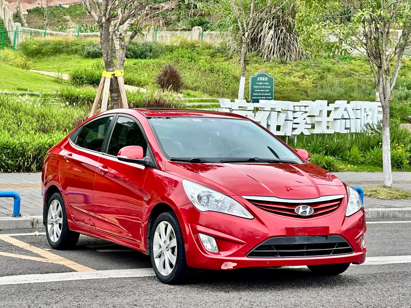 Hyundai Verna 2010 Sedan 1.4L Automatic Fashion GT фото 3