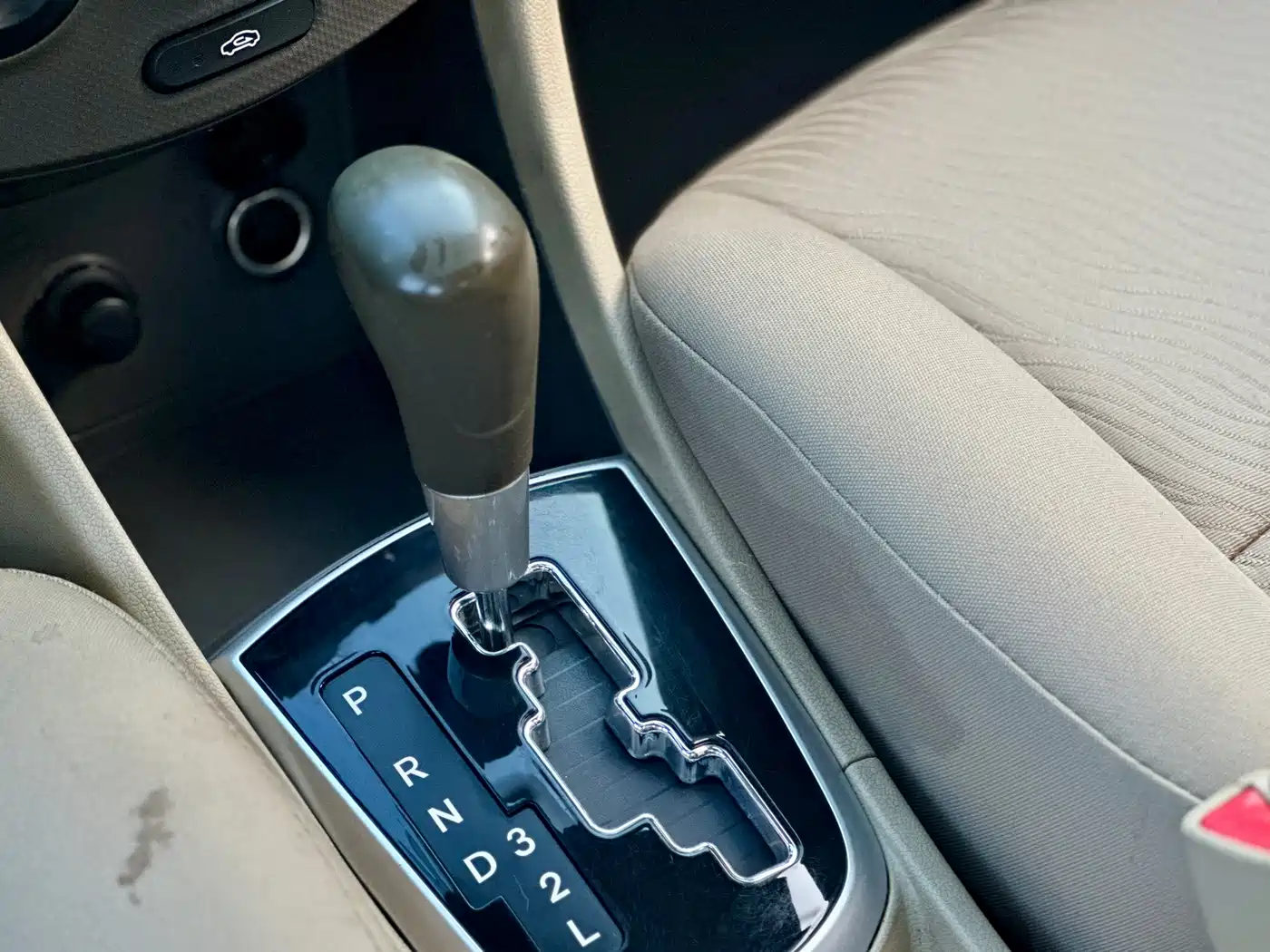 Hyundai Verna 2010 Sedan 1.4L Automatic Fashion GT фото 41