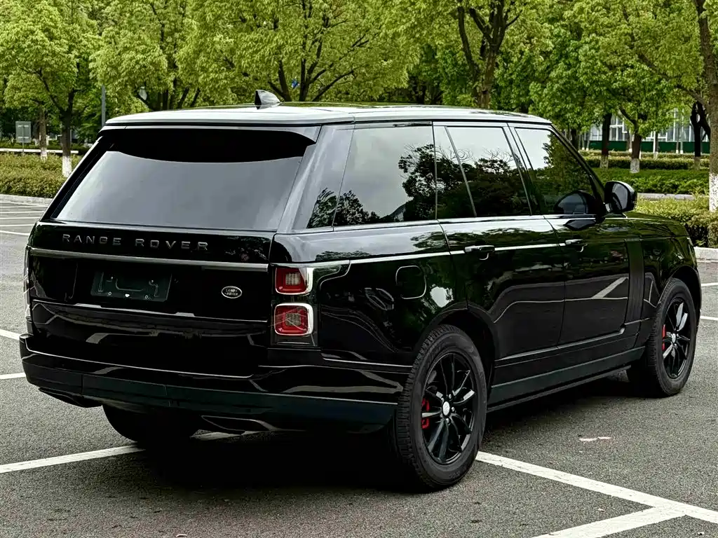 Land Rover Range Rover 2021 3.0 L6 Golden Age Edition фото 7
