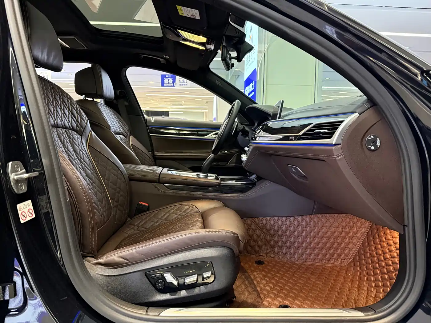 BMW 7 Series 2021 Model 740Li Leading M Sport Package фото 26