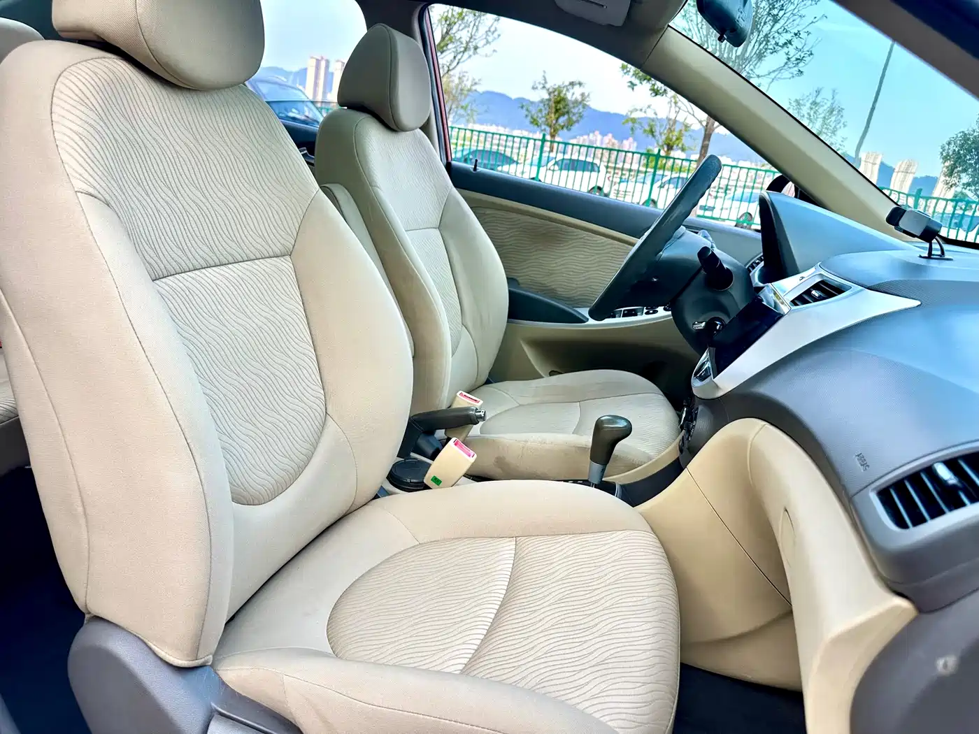Hyundai Verna 2010 Sedan 1.4L Automatic Fashion GT фото 24