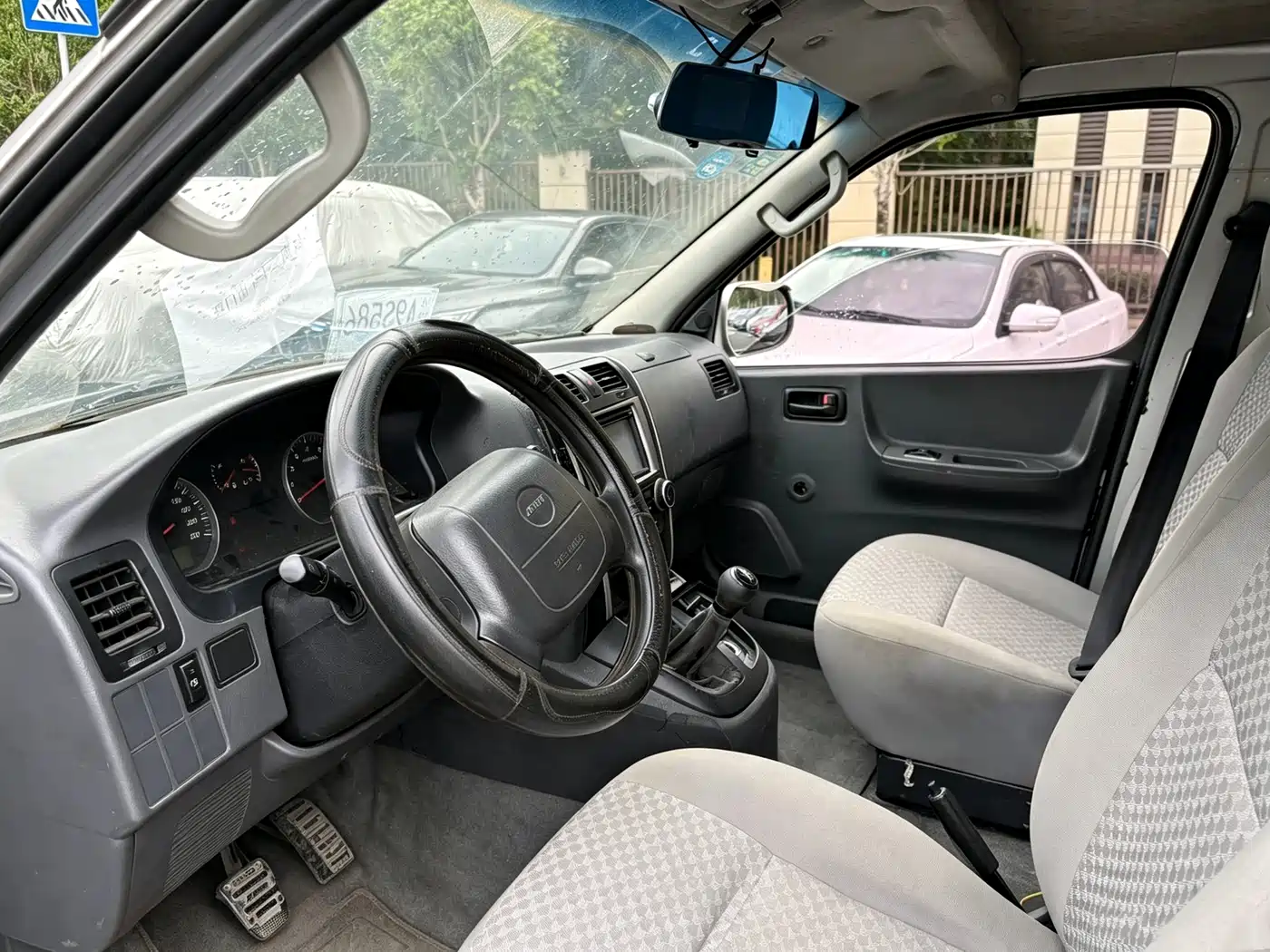 Jinbei Grace 2018 2016 2.0L Express Luxury