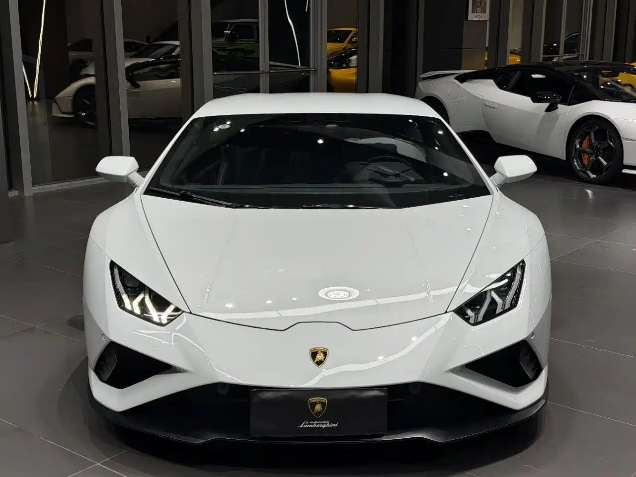 Lamborghini Huracán 2020 Huracán EVO RWD фото 2