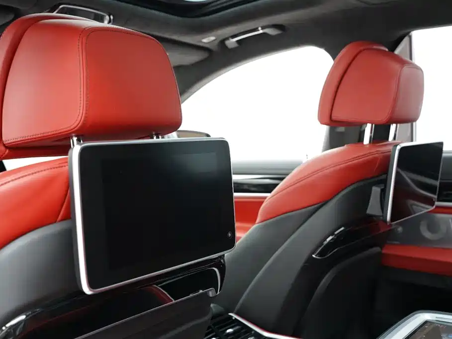 BMW 7 Series 2018 740Li xDrive Luxury M Sport Package Black Flame Edition фото 16