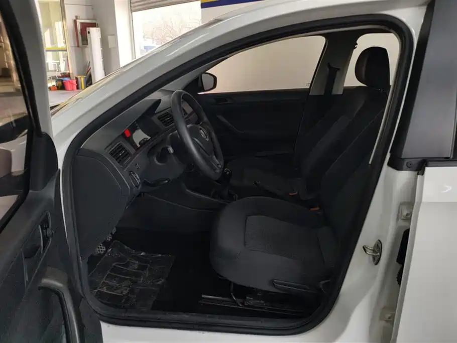 Volkswagen Santana 2016 1.4L Manual Trend Edition фото 9