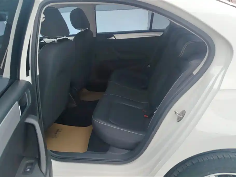 Škoda Rapid 2020 1.5L Automatic Comfort Edition фото 11