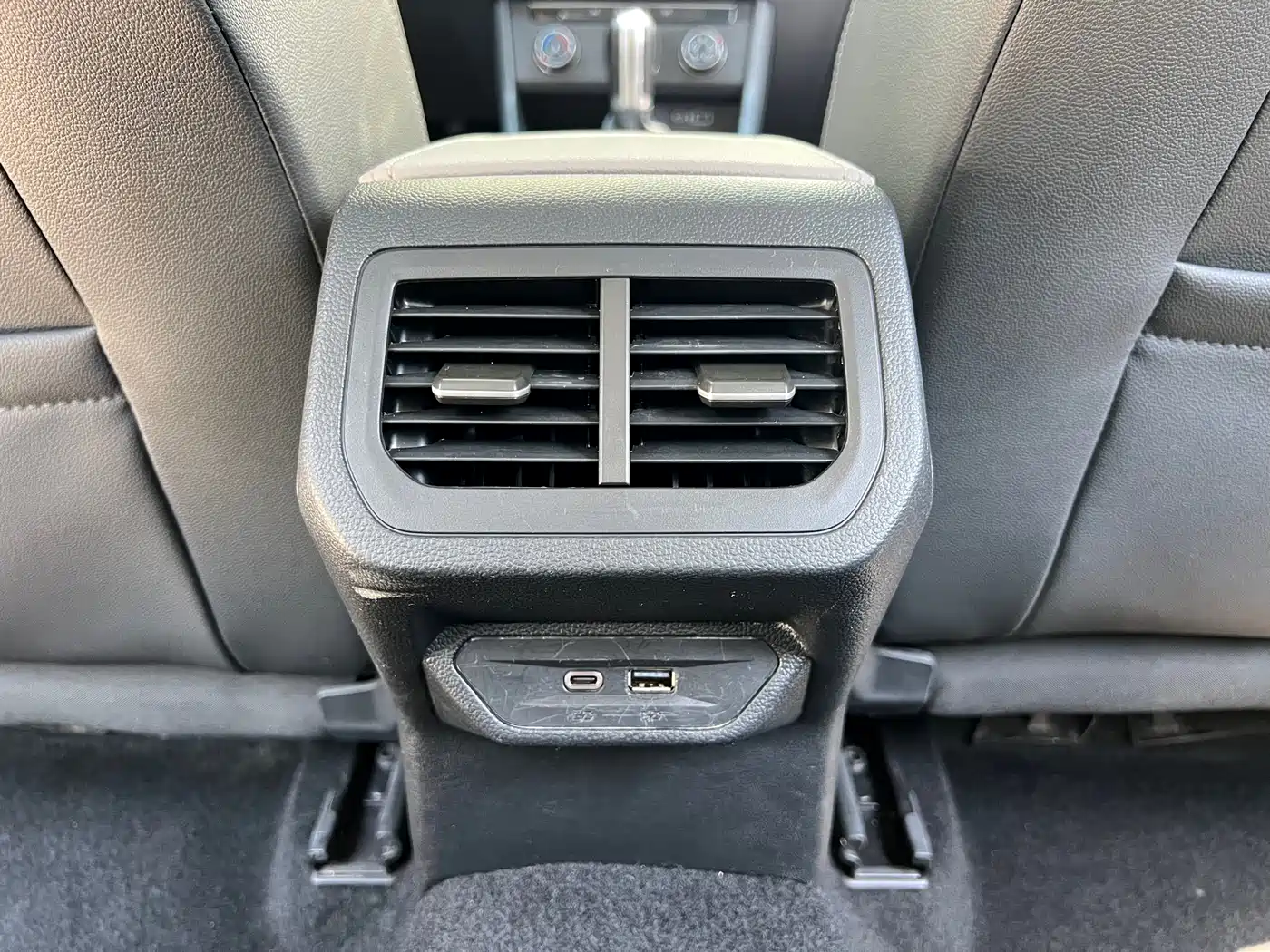 Volkswagen Lavida 2023 1.5L Auto Five Million Edition фото 17