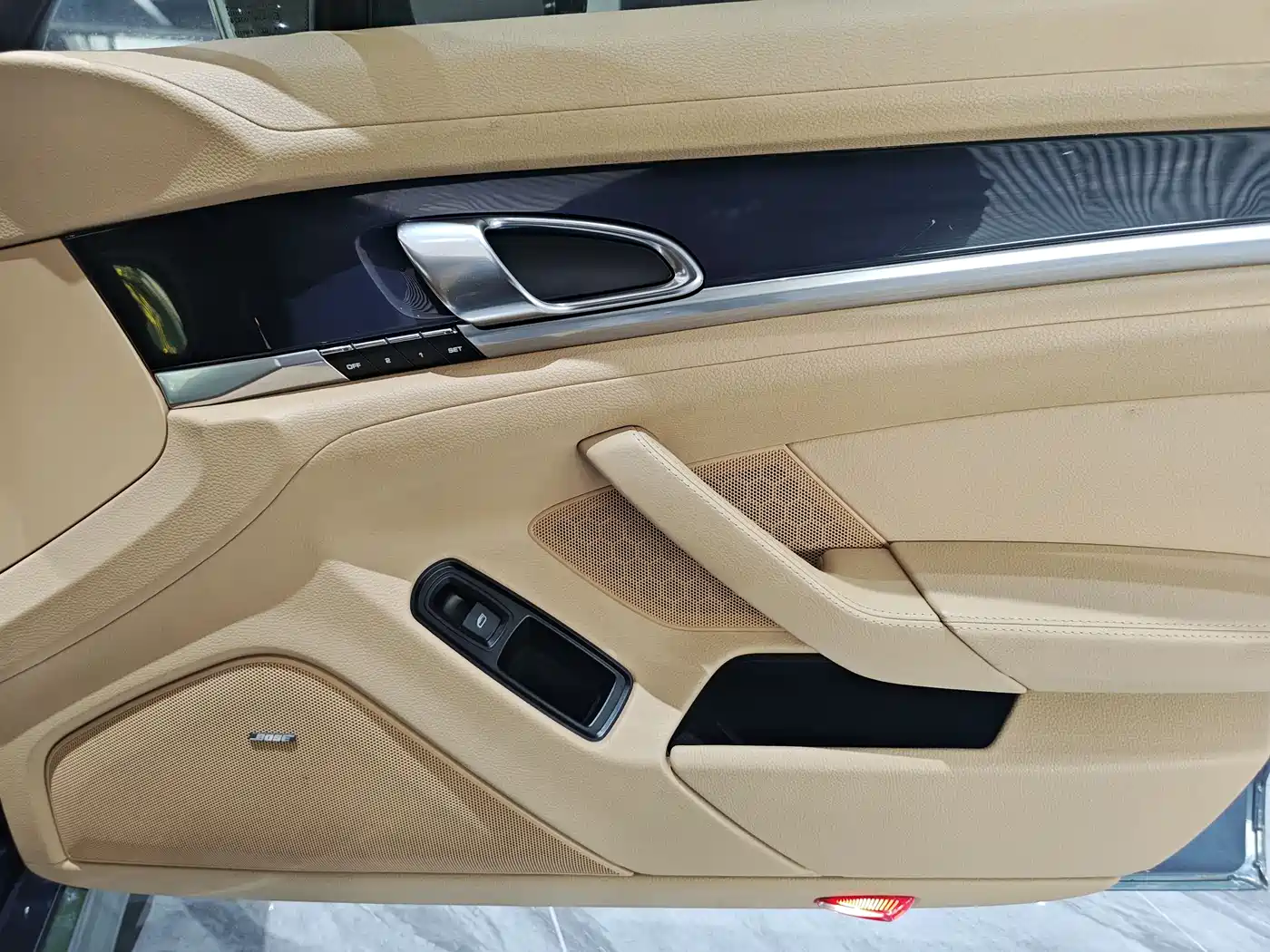 Porsche Panamera 2010 Model Panamera 4S 4.8L фото 8