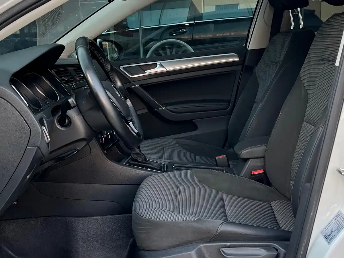 Volkswagen Golf 2019 280TSI DSG Comfort China VI фото 7