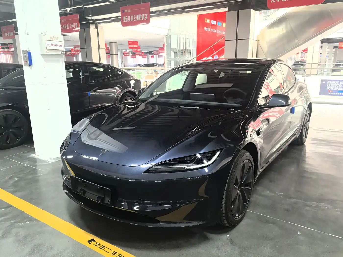 TESLA MODEL 3