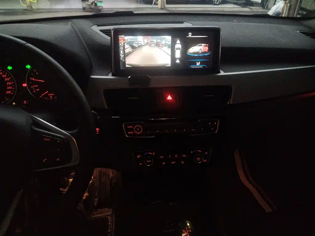 BMW X1 2016 sDrive18Li Premium Model фото 13