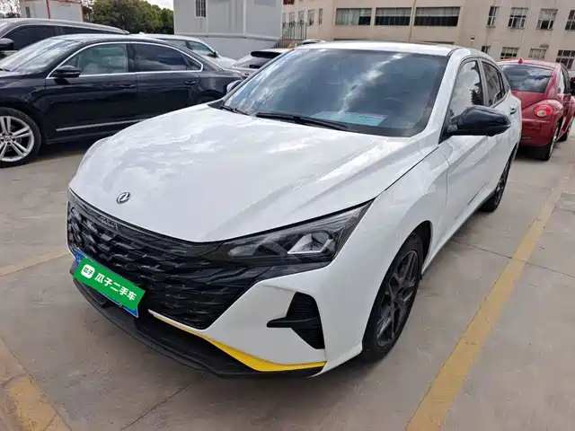Aeolus Yixuan Mach, 1.5T, автомат, Рыцарь-охотник