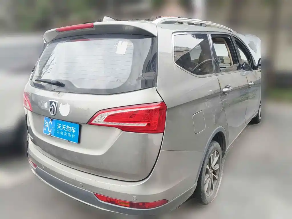 Фото 2 - Baojun 730