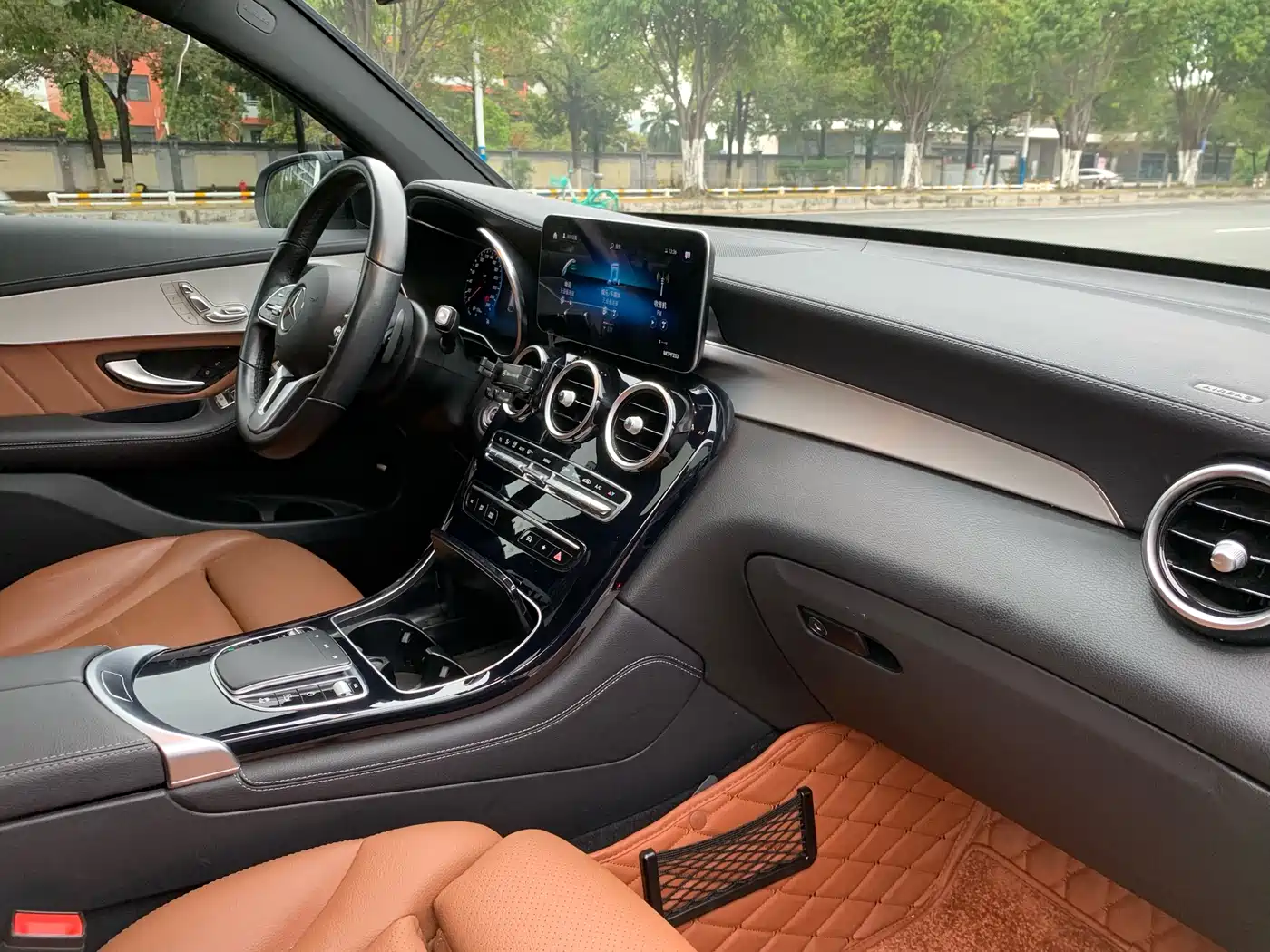 Mercedes-Benz GLC Coupe 2020 GLC 260 4MATIC Coupe SUV фото 31