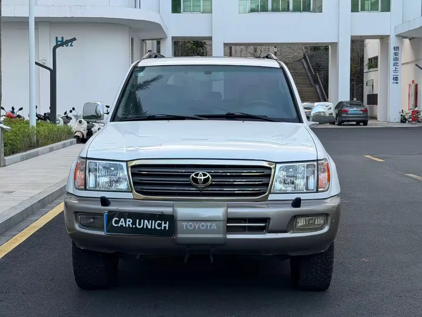 Toyota Land Cruiser фото 2