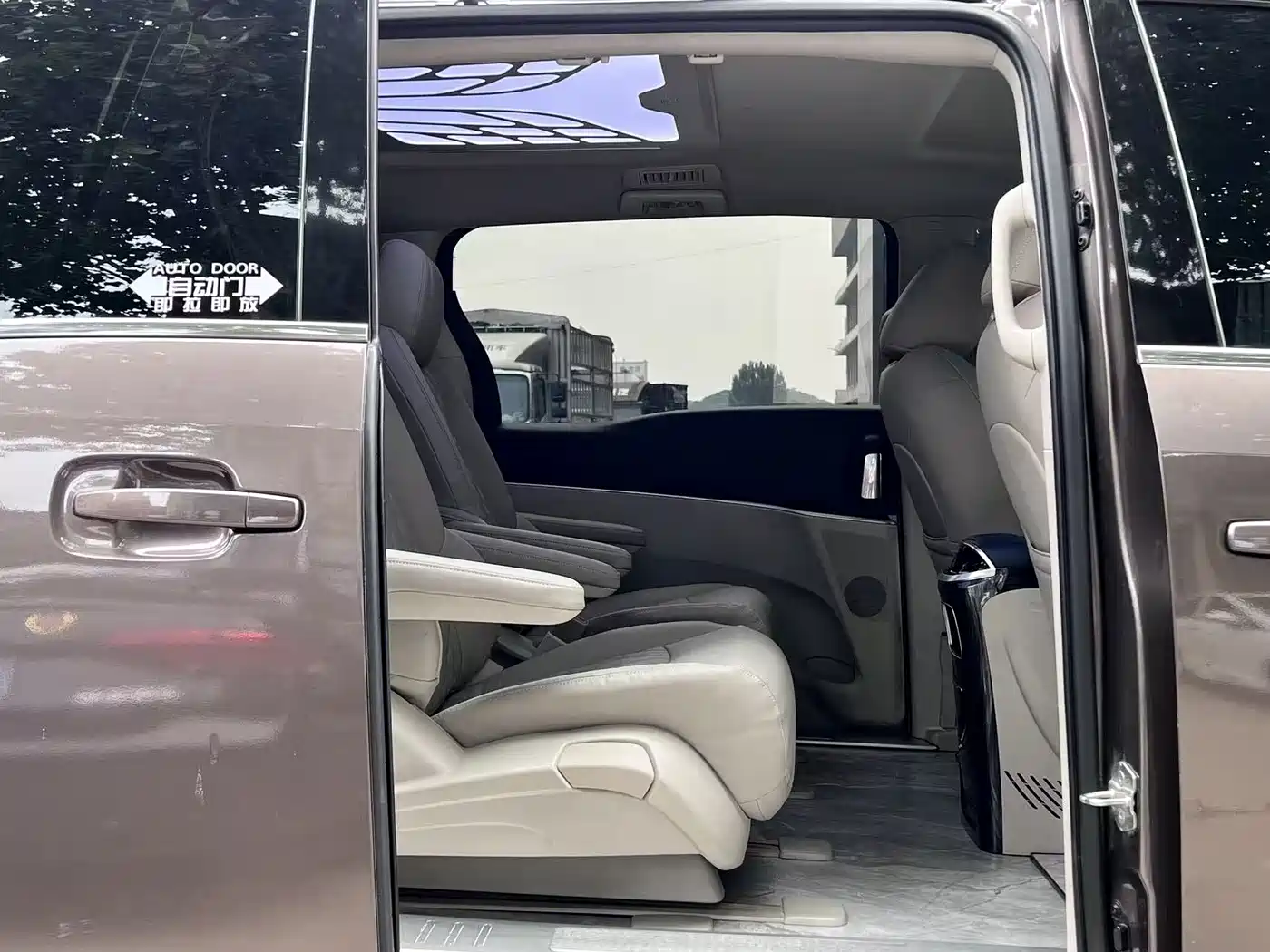 Buick GL8 2022 Land Business Class 652T Luxury фото 10