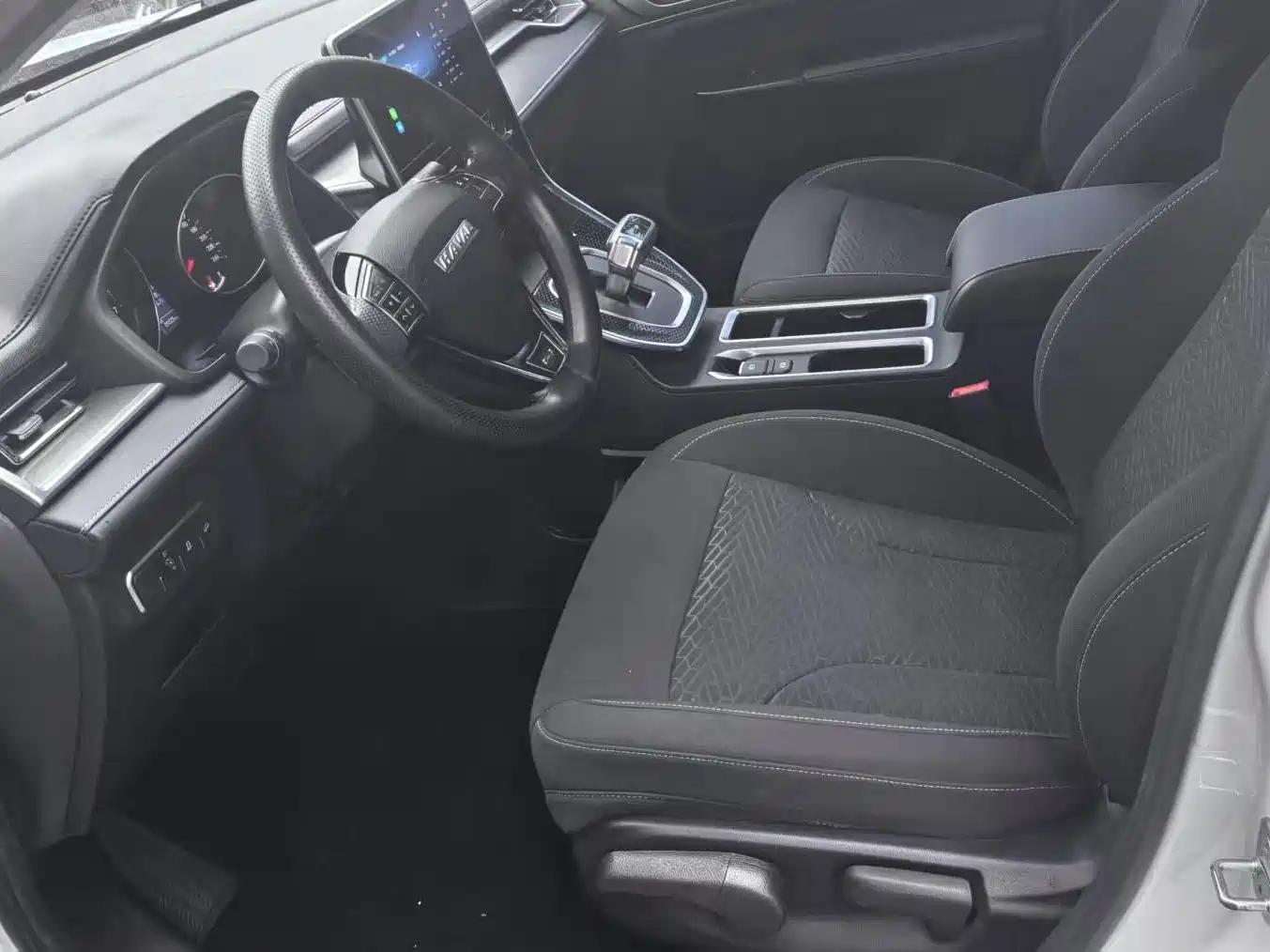 Haval M6 2023 PLUS 1.5T DCT Elite Smart Connect фото 4