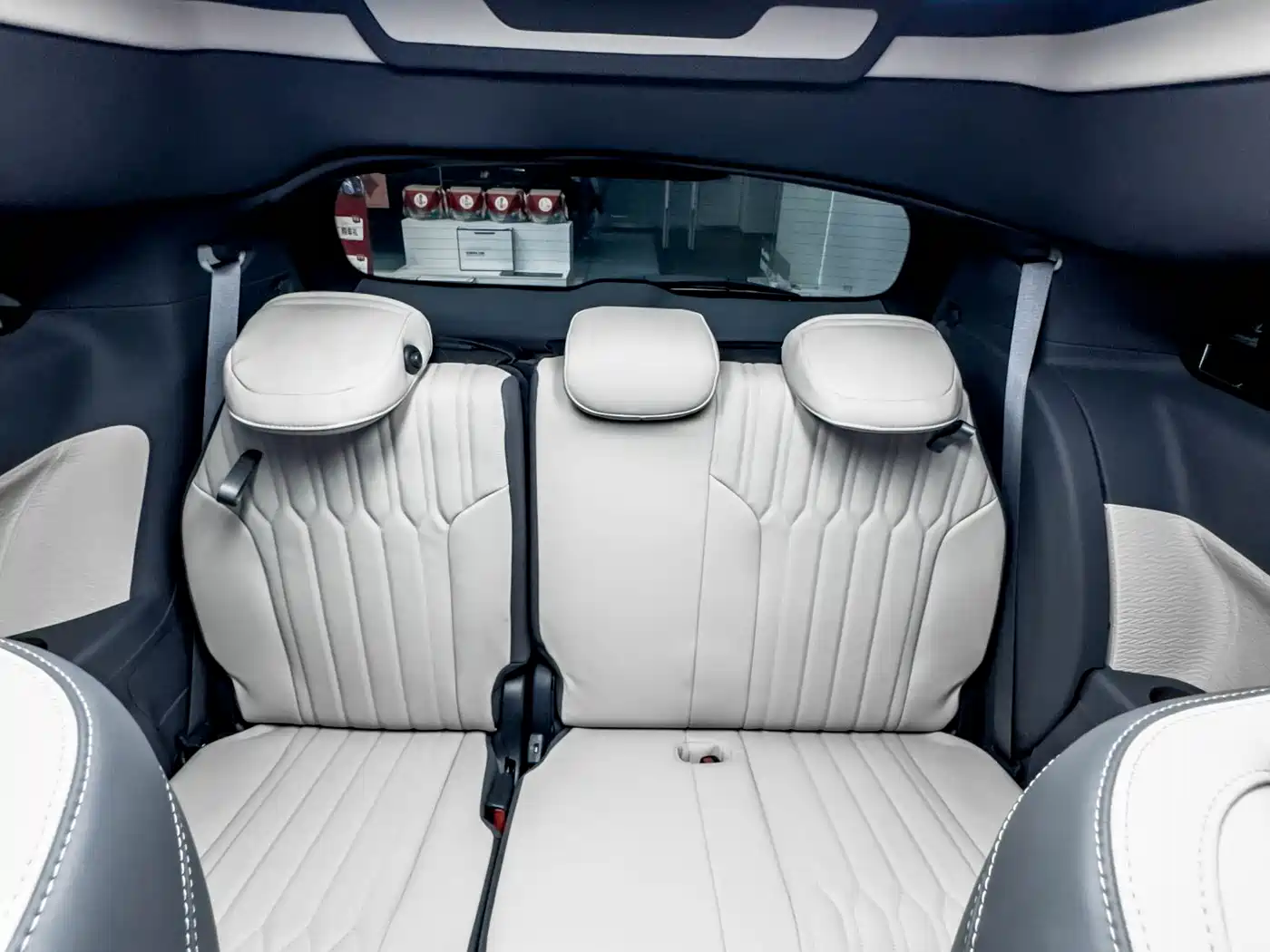 Toyota Granvia 2024 2.5L Hybrid Comfort фото 15