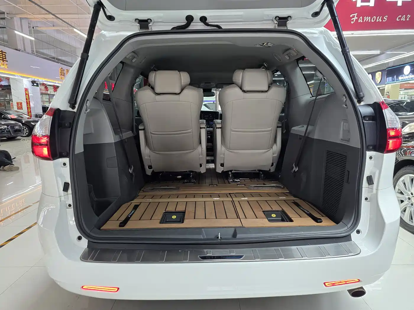 Toyota Sienna 2015 3.5L 4WD L фото 20