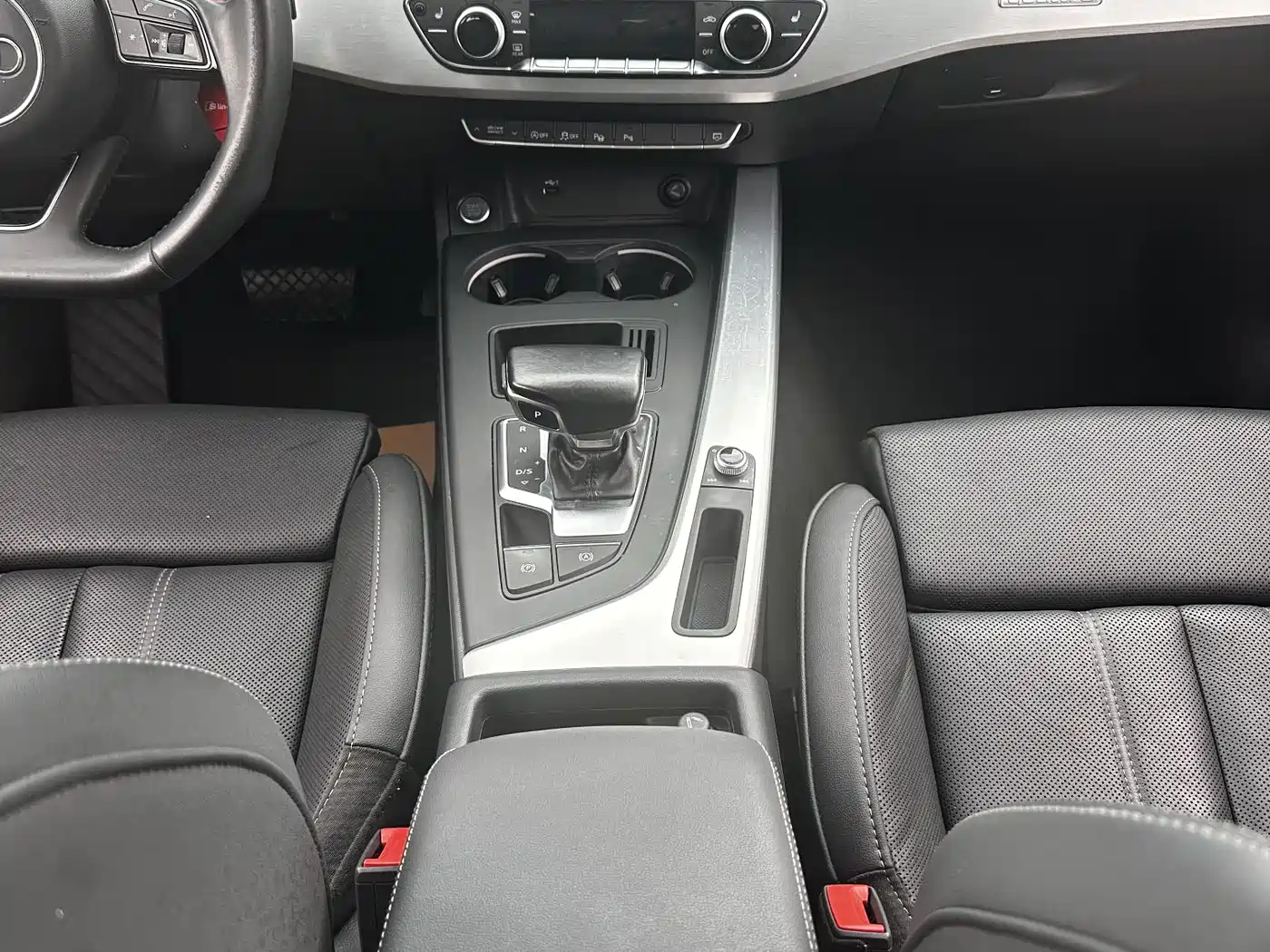 Audi A4L 2020 40 TFSI quattro Luxury Dynamic фото 10
