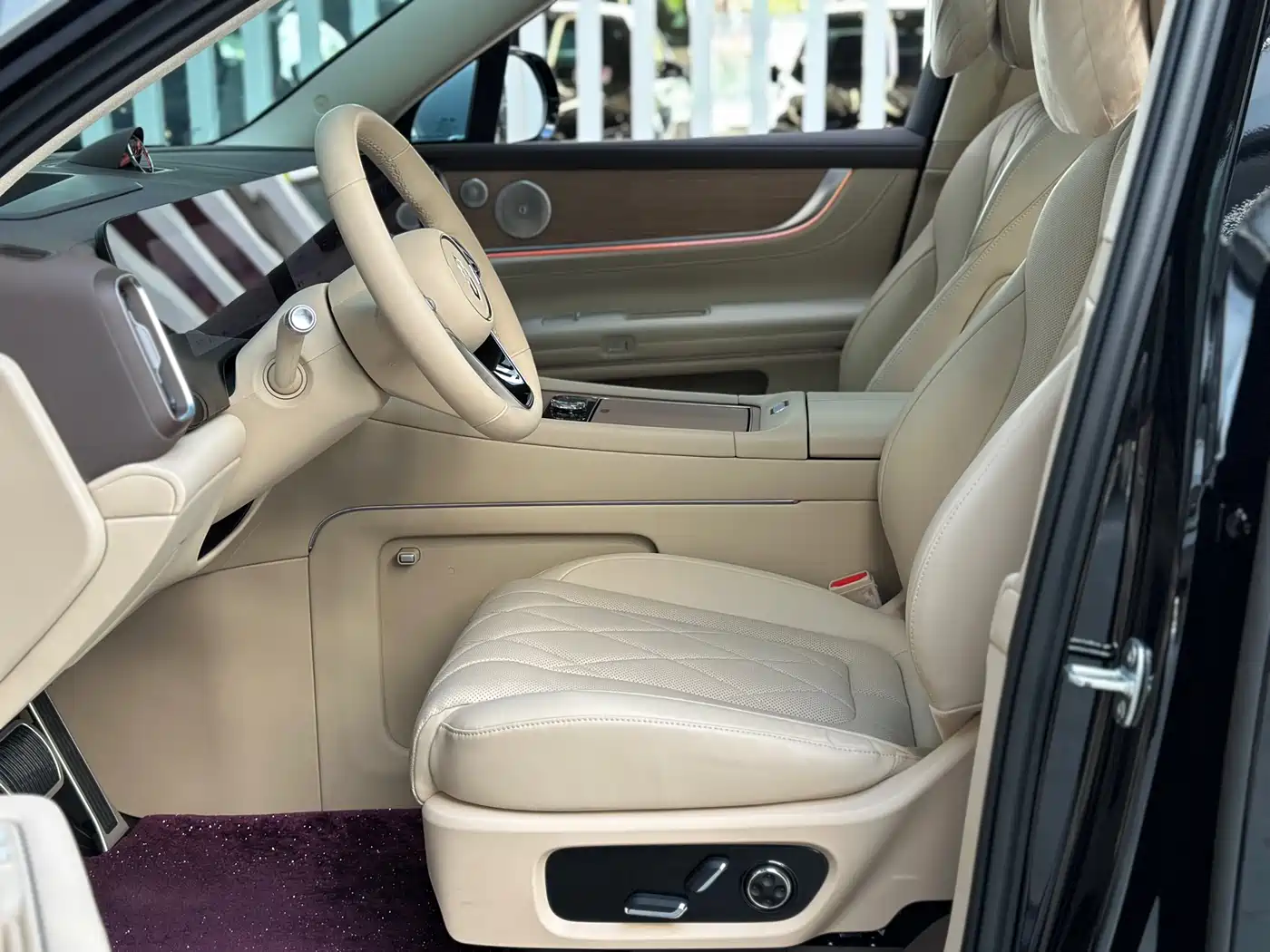 AITO Wenjie AITO M9 2024 Extended Range Ultra 42kWh 6-Seater фото 8