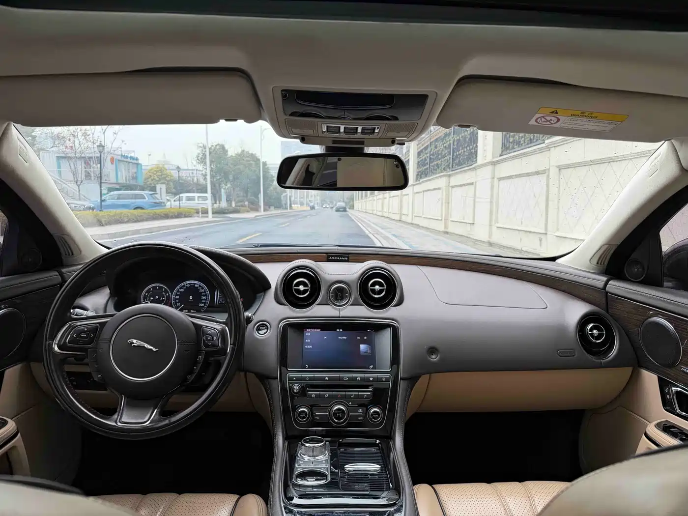 Jaguar XJ 2016 XJL 3.0 SC 4WD Panorama Business Edition фото 9