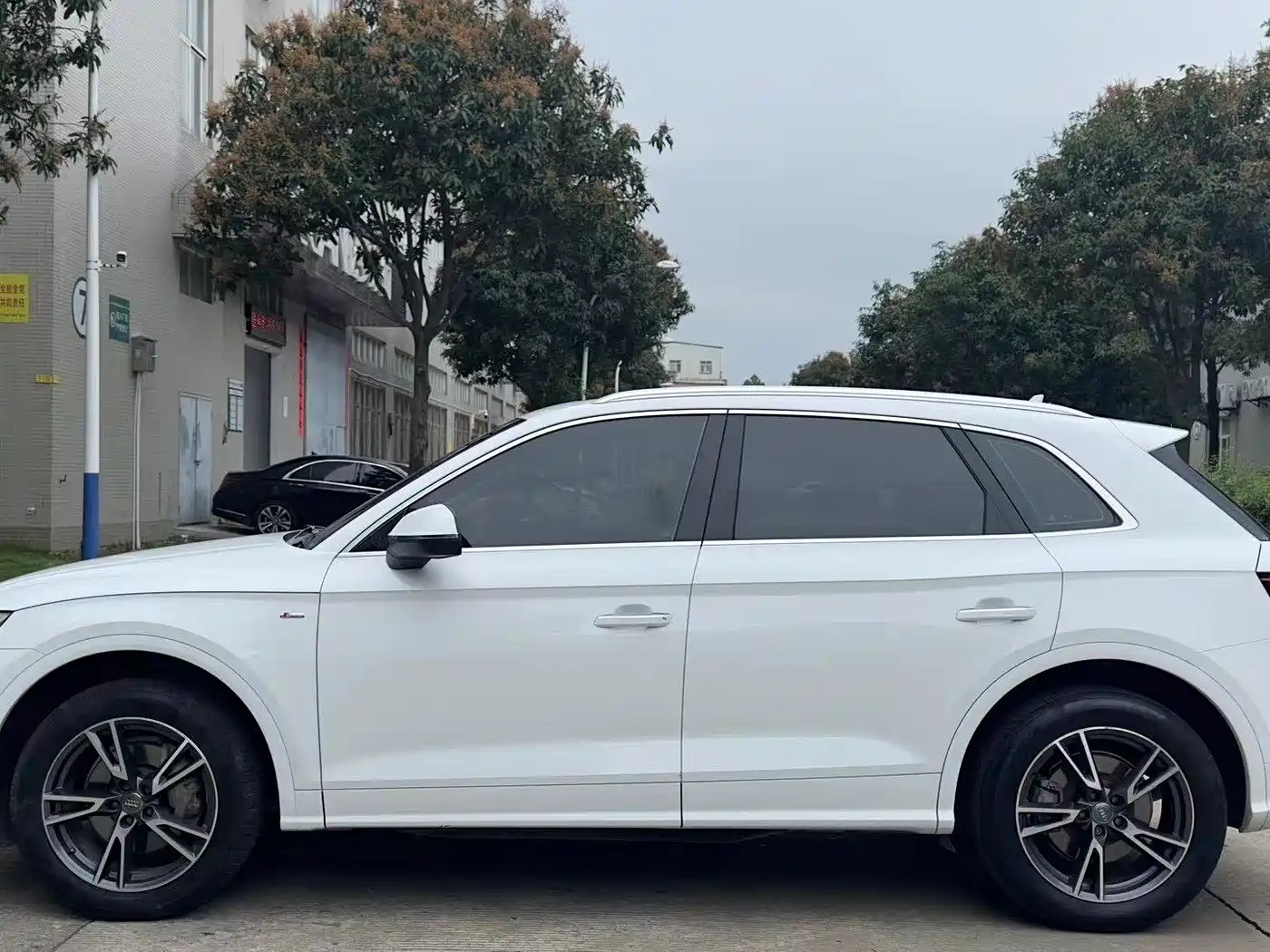 Audi Q5L 2018 40 TFSI Prestige Fashion (China V) фото 3