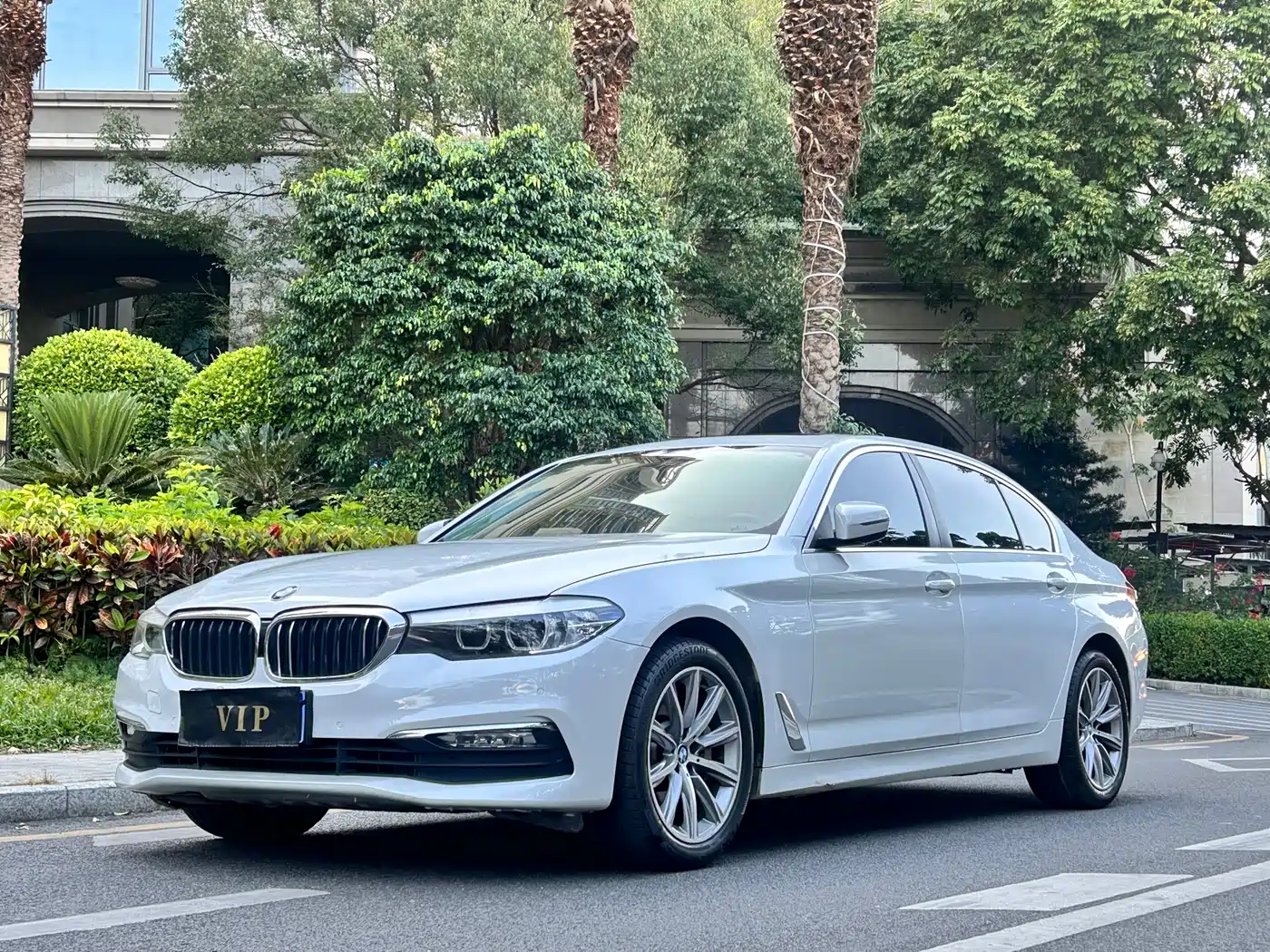 BMW 5 Series 2018 528Li Launch Special Edition