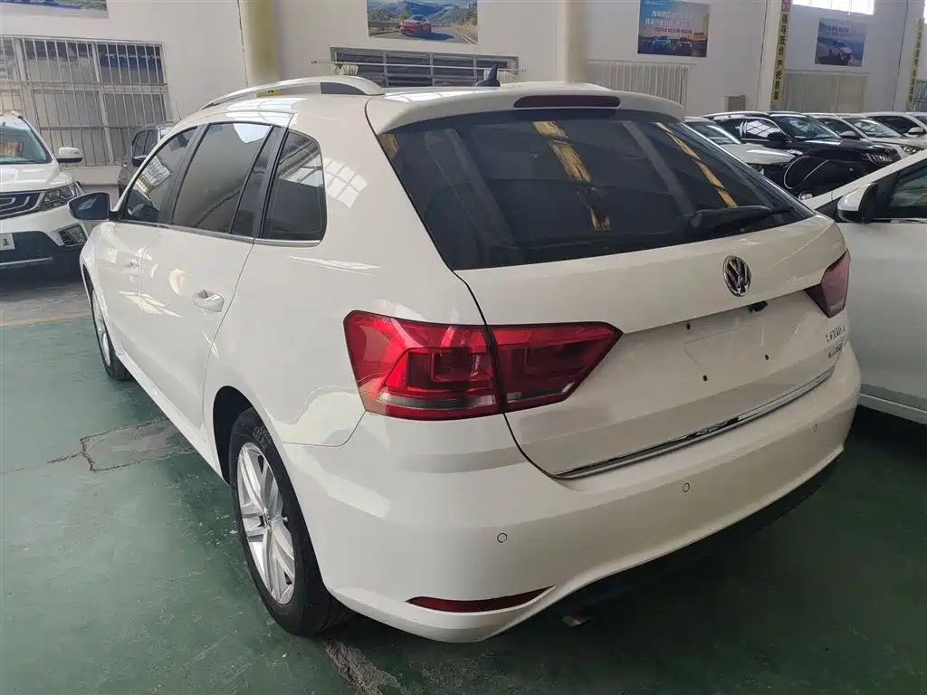 Volkswagen Lavida Tour 2017 180TSI DSG Comfort Edition фото 5