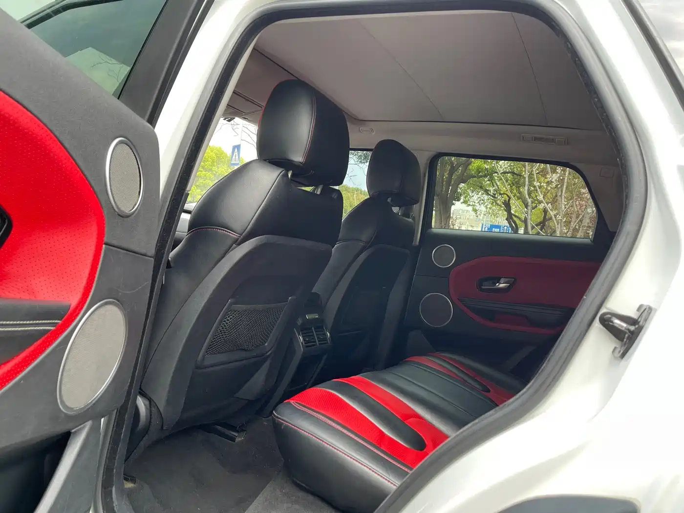 Land Rover Range Rover Evoque (Import) 2015 2.0T 5-door Dynamic Edition фото 11