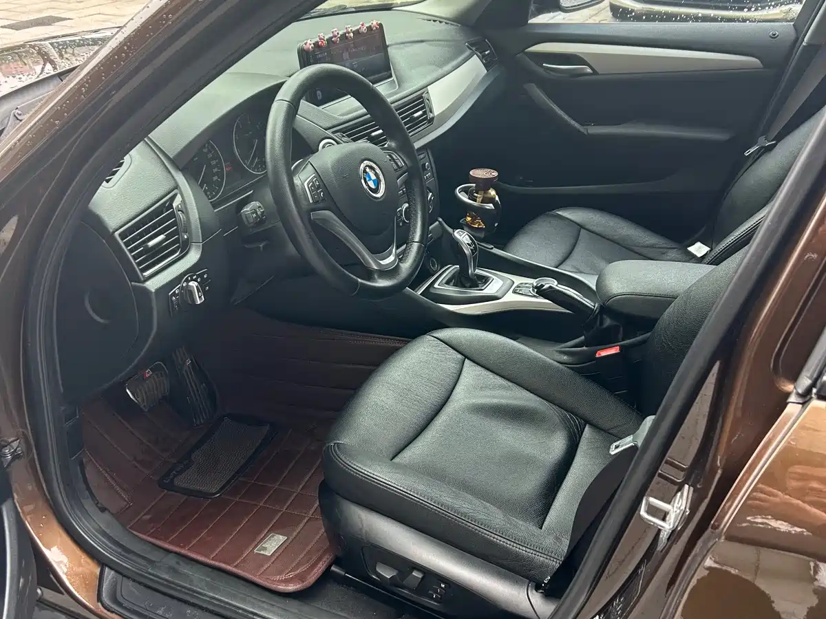 BMW X1 2014 sDrive18i Fashion Edition фото 8