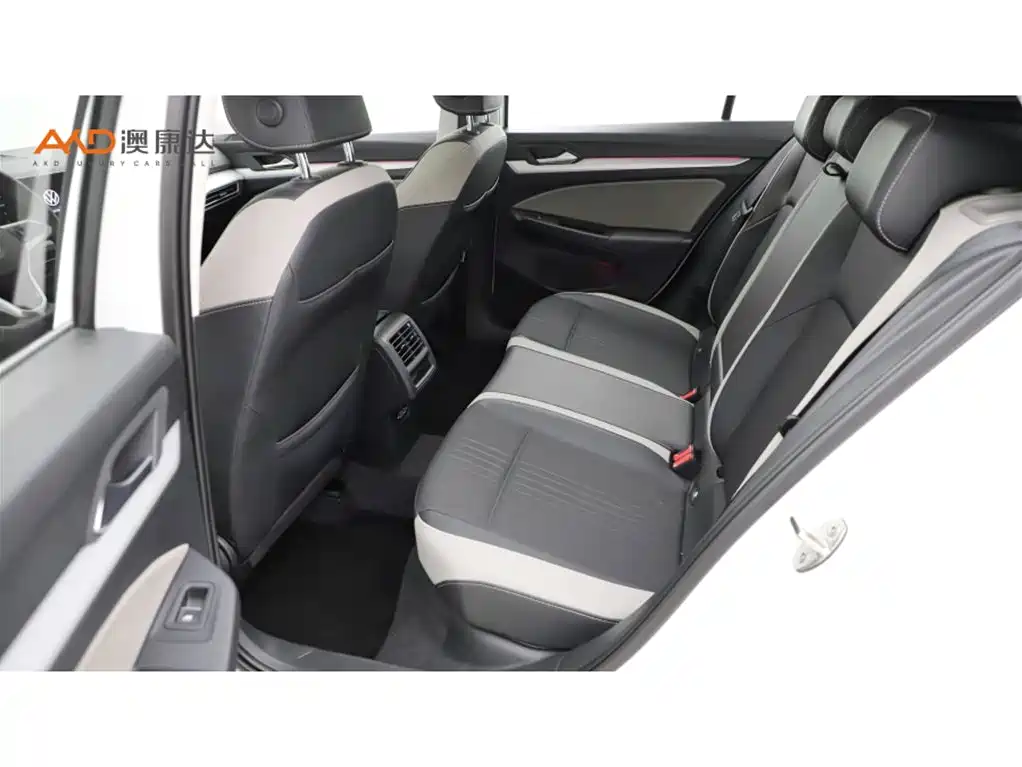 Volkswagen Golf 2023 Facelift 280TSI DSG Pro фото 7