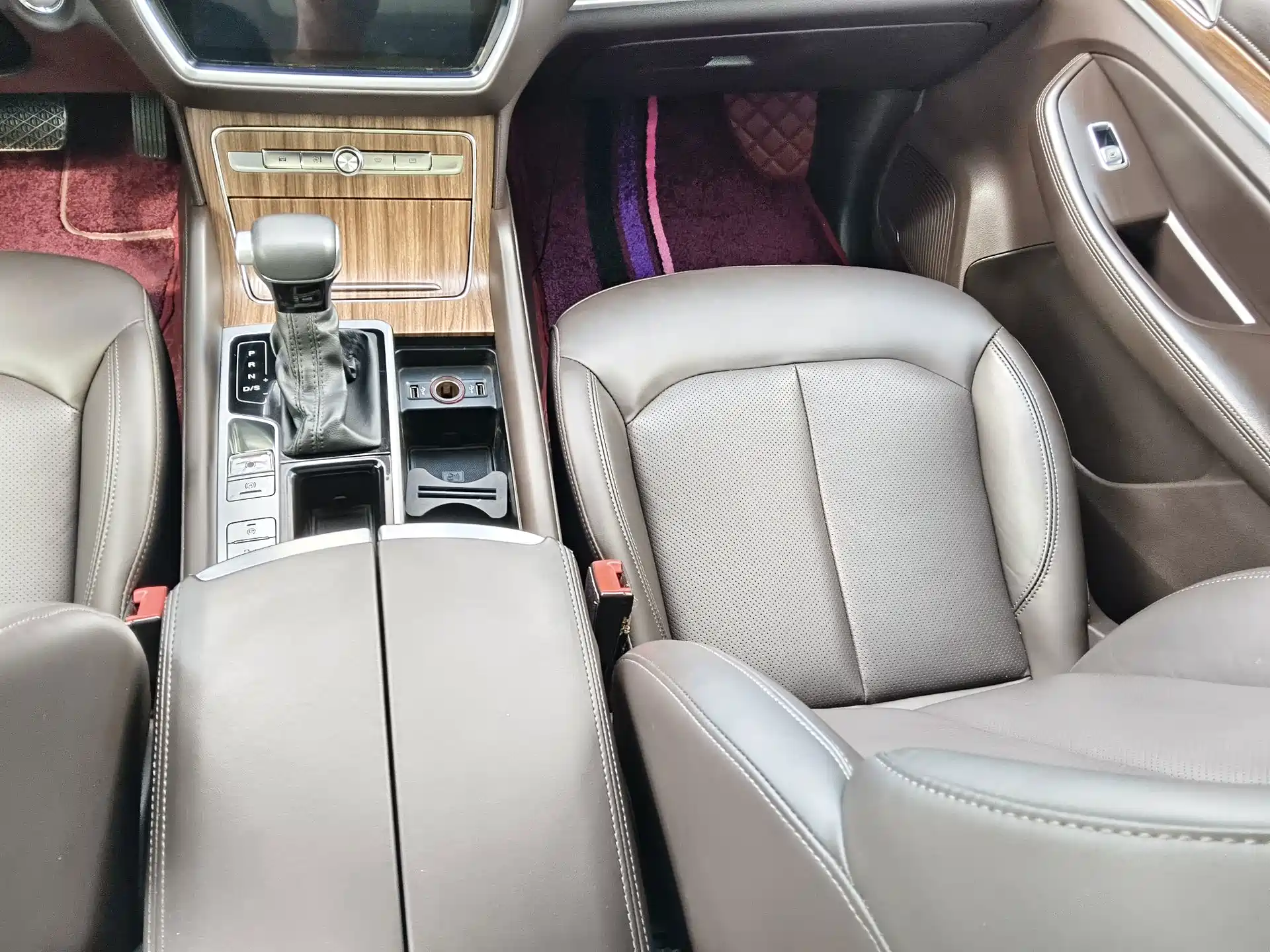 Фото 7 - Roewe RX8