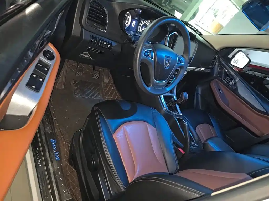 Baojun 560 2017 2016 1.8L Manual Elite