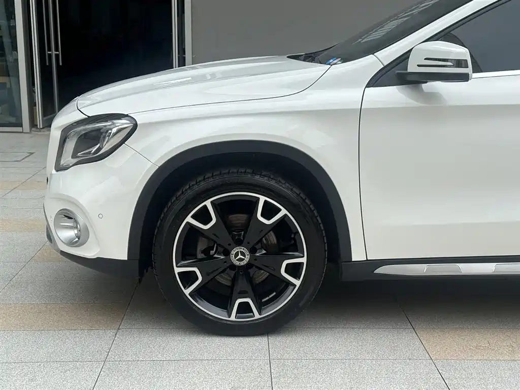 Mercedes-Benz GLA 2017 GLA 220 4MATIC Fashion фото 19