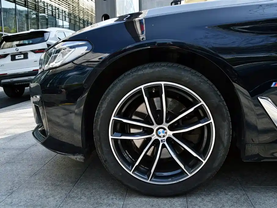 BMW 5 Series 2022 Model Second Facelift 525Li M Sport Package фото 12