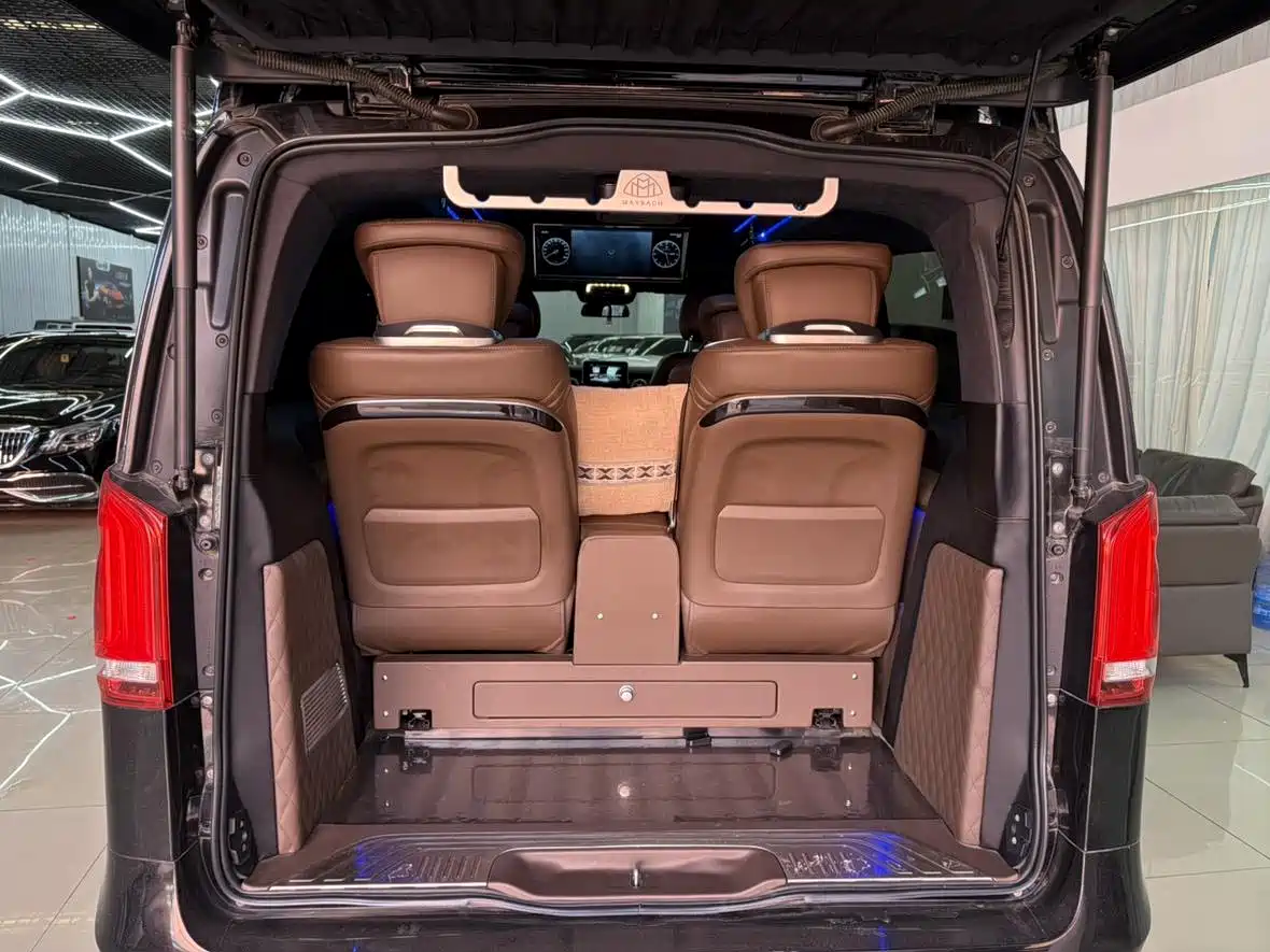Mercedes-Benz V-Class 2018 V 260 L Premium Long Wheelbase Edition China VI фото 25
