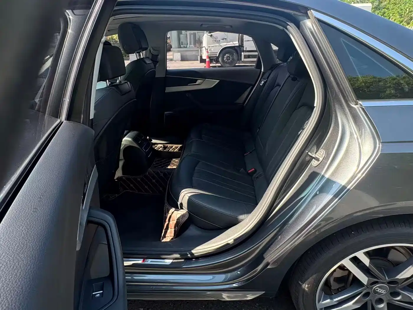 Audi A4L 2020 40 TFSI Luxury Dynamic фото 6